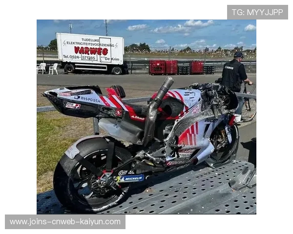 MotoGP马奎斯极限角度压弯震撼全场